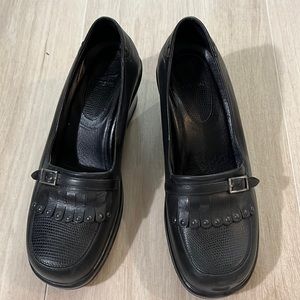 Adorable Black Leather Dansko